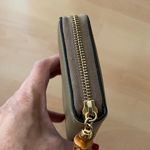 Gucci brown Leather Zip Wallet - Picture 9 of 11